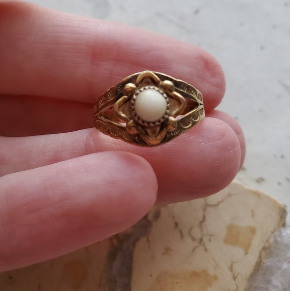 Unlisted Rings - Picture 2 of 15